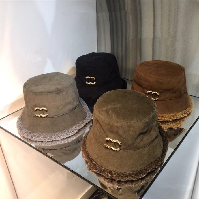

Men's and women's hats in spring and summer of 2020 A42