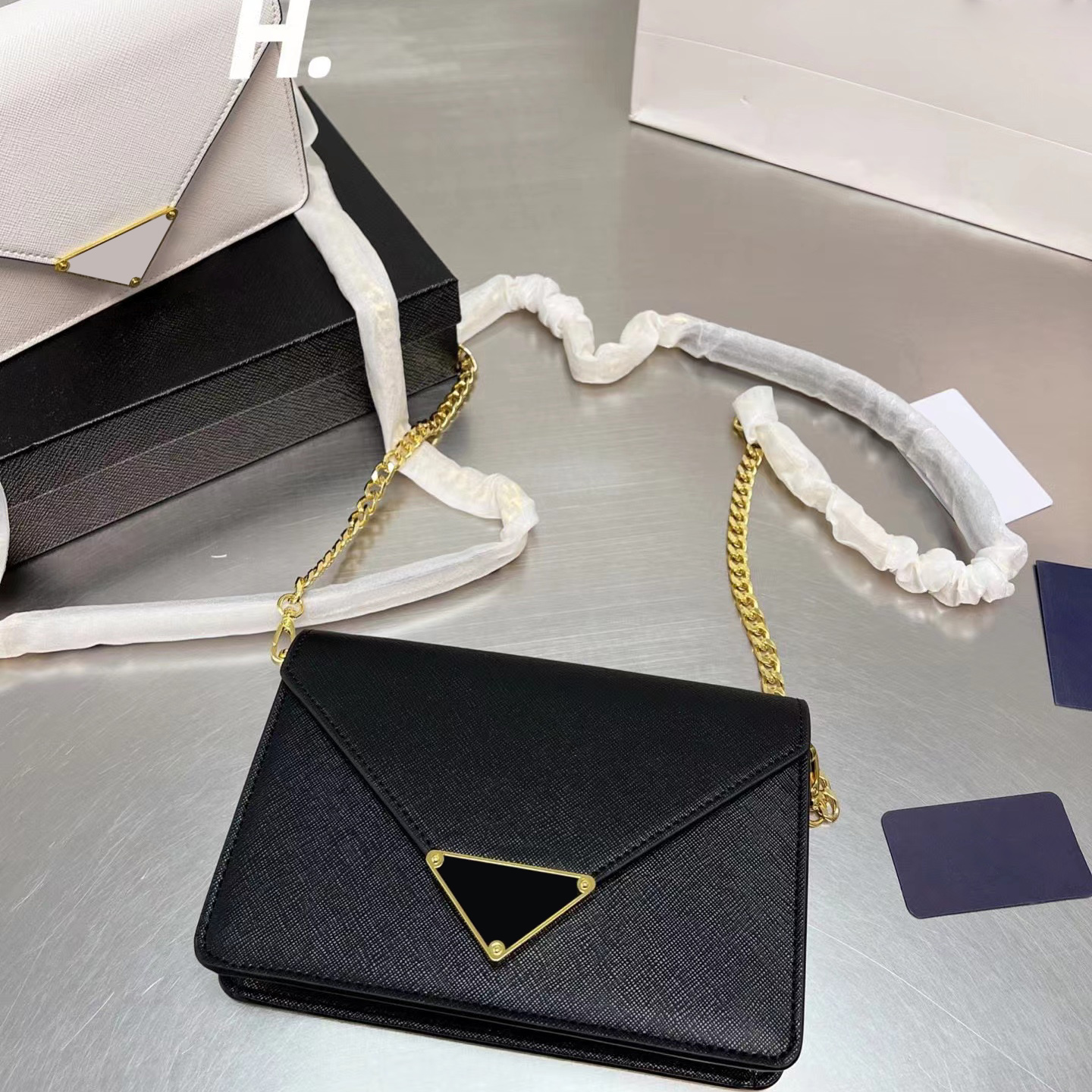 

Designers Bags Chain Shoulder Bag crossbody handbag fashionable versatile classic Envelope handbags high quality Wallet high-capacity Wallets style very good, White