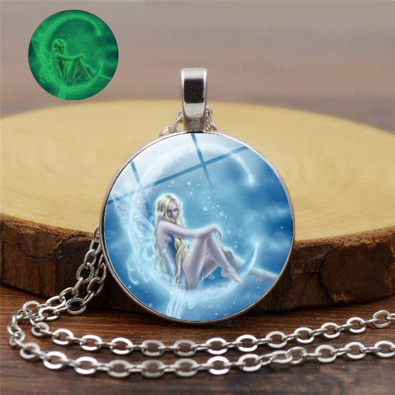 

2020 Women Fashion Jewelry Gift Classic Glass Round Glow In The Dark Pendant Necklace Magic Fairy Time Gem Luminous Necklace