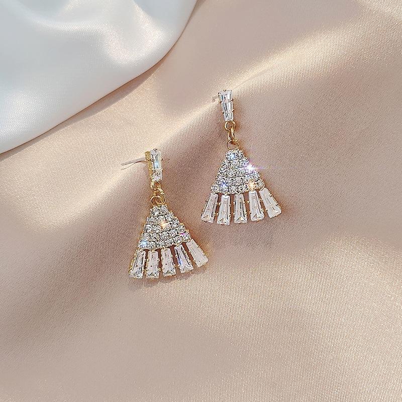 

Stud Needle Korea Dongdaemun Niche Fan-shaped Earrings Femininity Short Personality Online Celebrity Joker, Golden;silver
