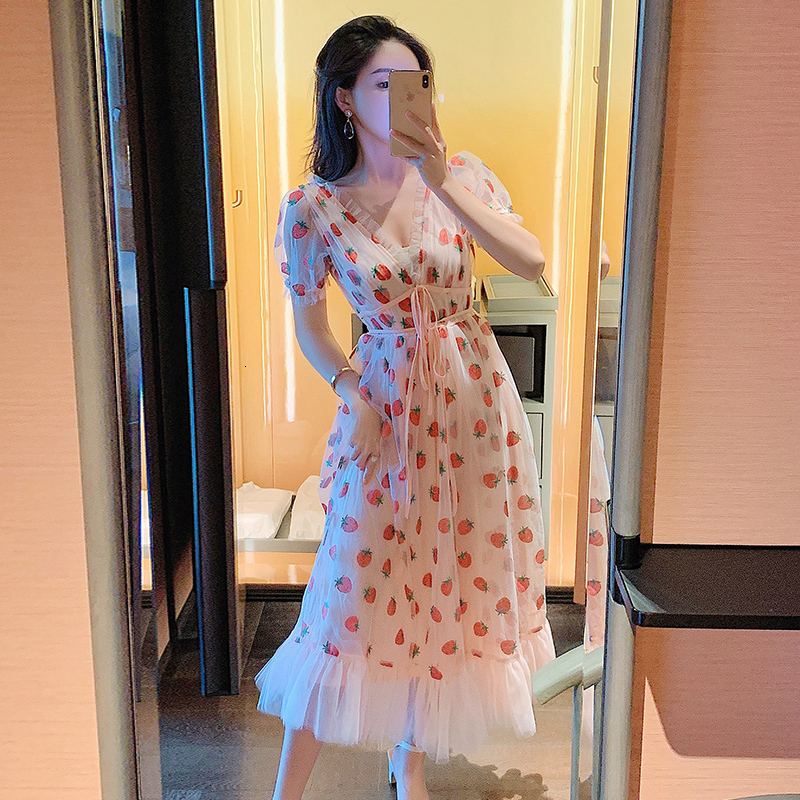 

2021 New Merchall Strawberry Embroidery Cascading Ruffle Design V-neck Lace Women Short Sleeve Sweet Maxi Holiday Es U3d9, Pink