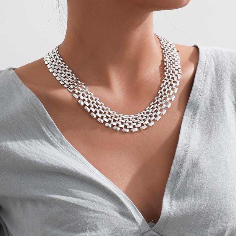 

Chokers Lacteo Exaggerated Multilayer Iron Chain Choker Necklace For Women Steampunk Openwork Weave Shape Clavicle Charm