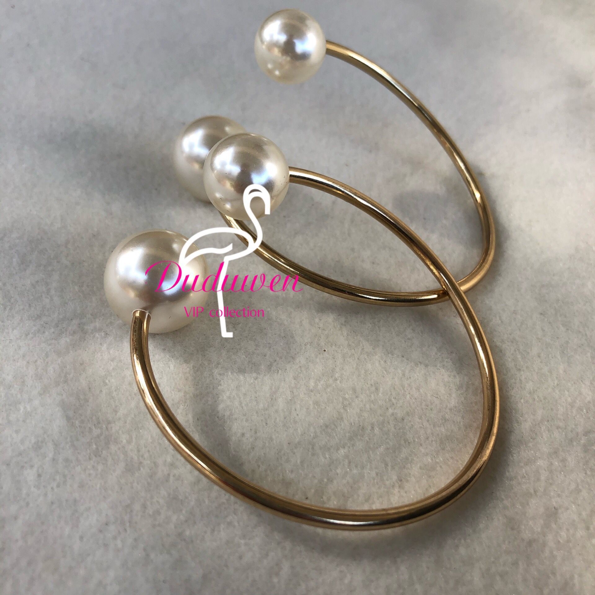 

Fashion party V gift metal+pearl bracelets C marks bangle accessories classic wristband with paper cards collection qoutique