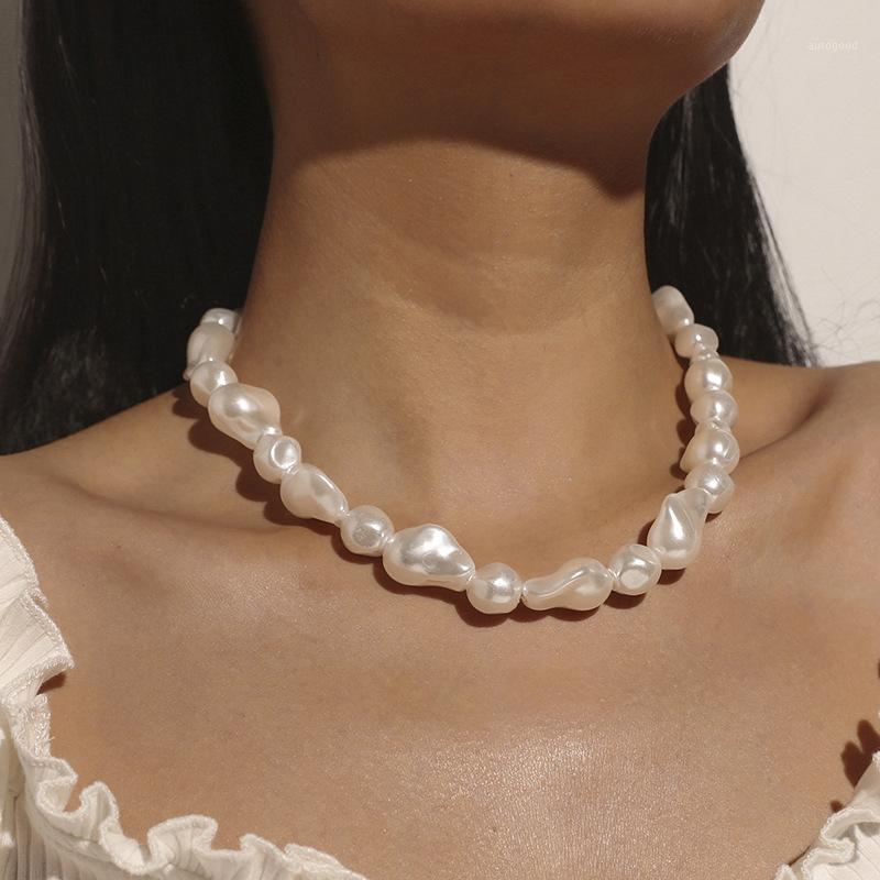 

Chokers Pearl Clavicle Chain,Vintage Baroque Irregular Lock Chains Necklace,necklace For Women Girls,Neck Chains,chain On The Neck1
