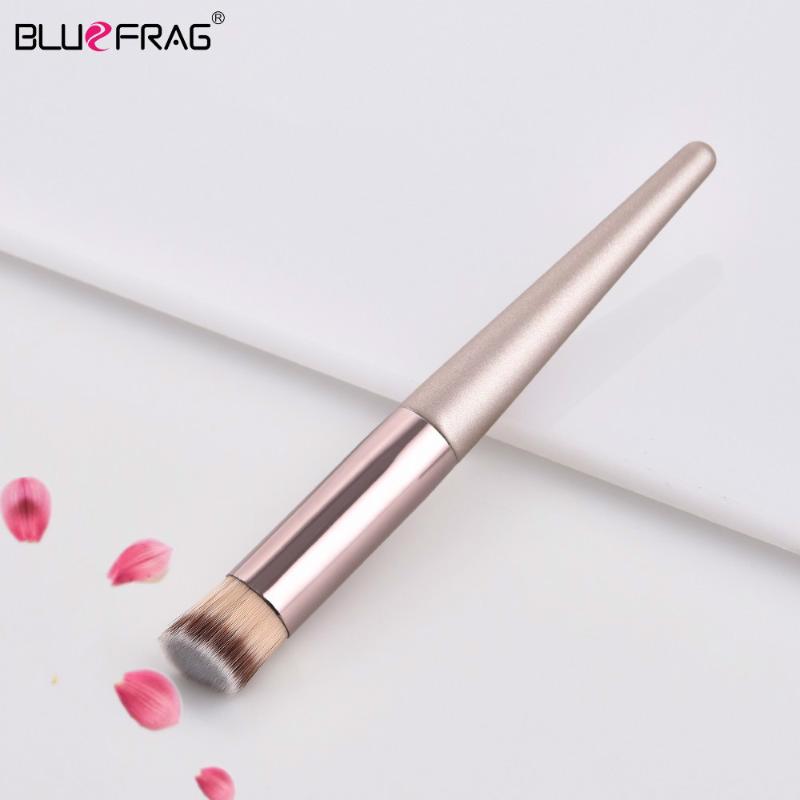 

New Brand Oblique angle kabuki brush Multi-Function Pro Concealer Make up Brush wooden handle Cosmetics Beauty tool