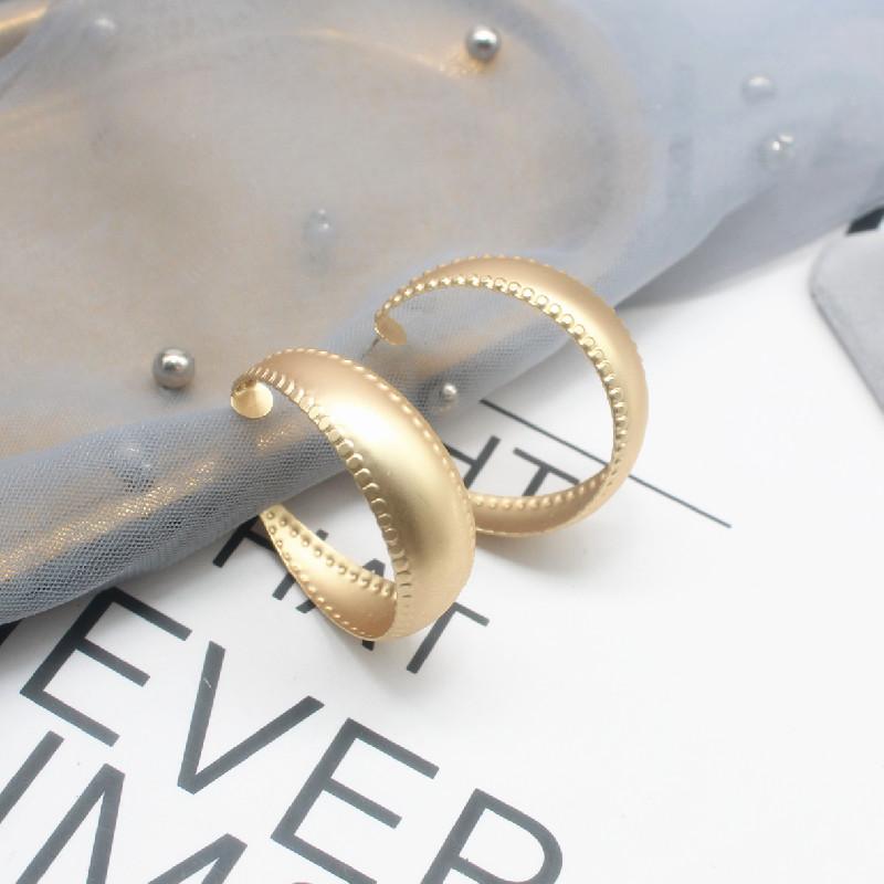 

Hoop & Huggie 2021 Korea Fashion Jewelry Big Metal Round Earrings Exaggerated Modern For Women
