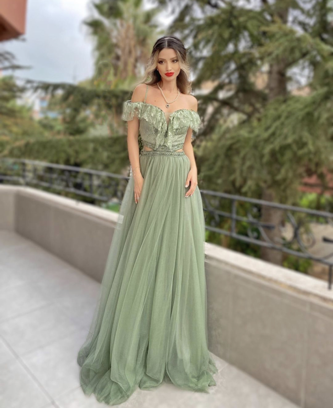 2022 Sage Green Long evening dress A-line off Shoulder bow tie belt Ground Lengt Courtyard Train Prom Dress New Series-image-753864739