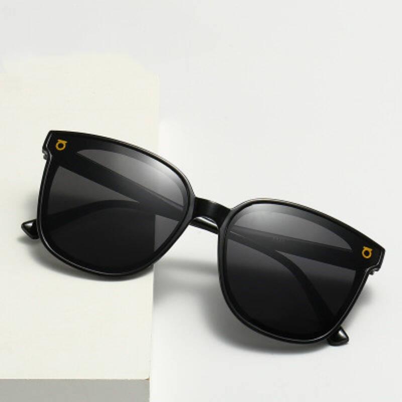 

Sunglasses Fashion Letters Square For Women 2021 Designer Trendy Large Frame Sun Glasses Female Beach Shades