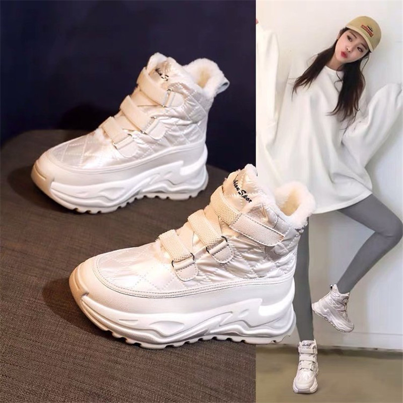 

2021 New Winter of Hefty Father Lasso-up Women's Black White Plush Hot Sports Shoes 0MGC