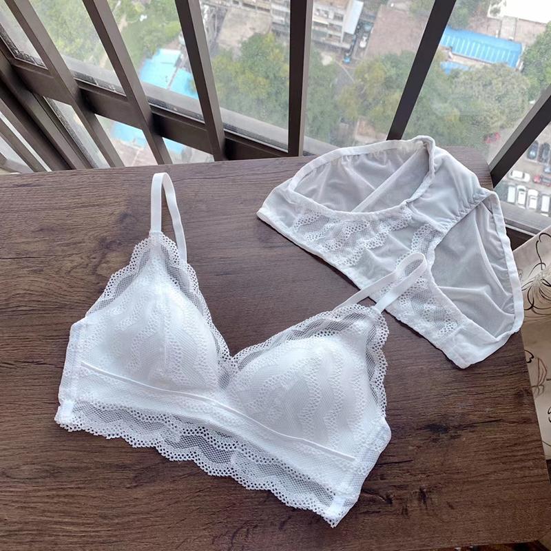

New Women 4 Colour Underwear French Wire-Free Ultra-thin Bralette Sexy Lace Triangle Cup Push Up Bra Set Cotton Bra and Panties1, Black