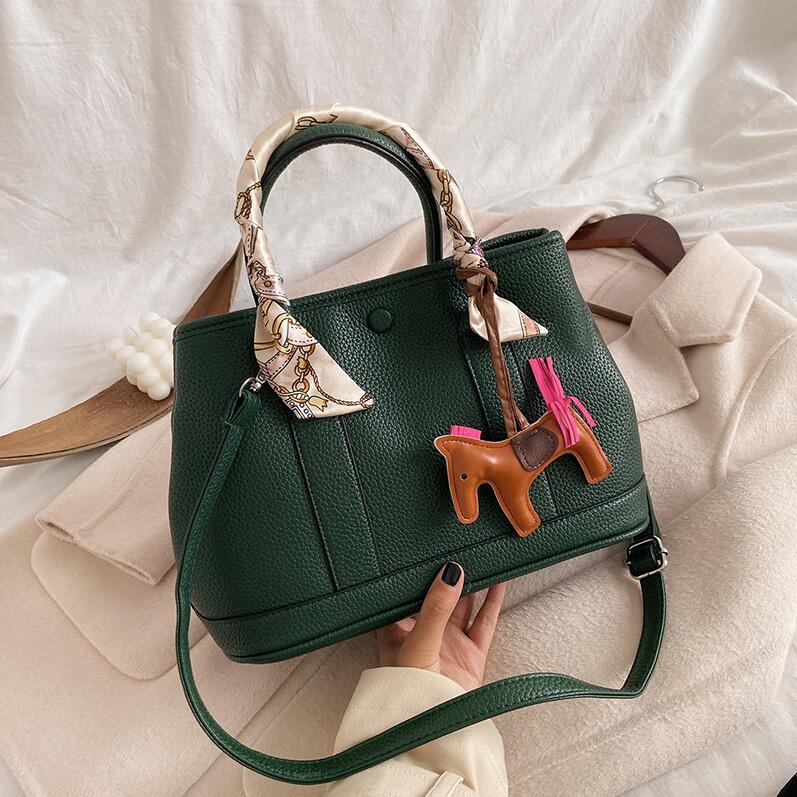 

Factory wholesale women handbag new scarves women portable tote bags vintage leather large portable shoulder bag leather fashion messenger b
