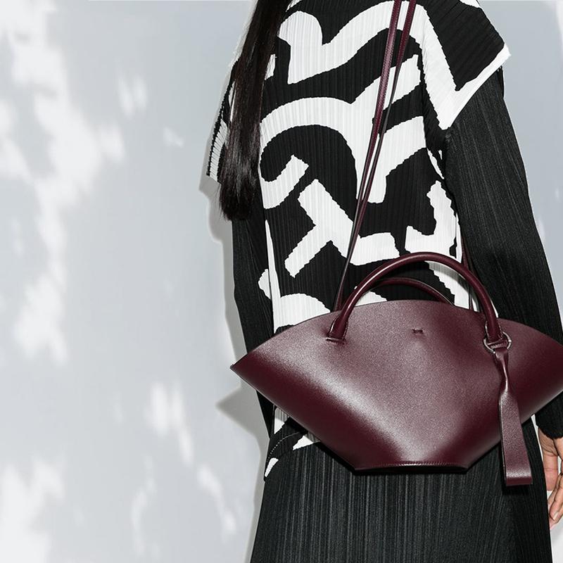 

Sector Shoulder Bag Large Capacity Bucker Bag 2021 Female Luxury Leather Handbags Crossbody Bags For Women Bolsa de hombro, Black