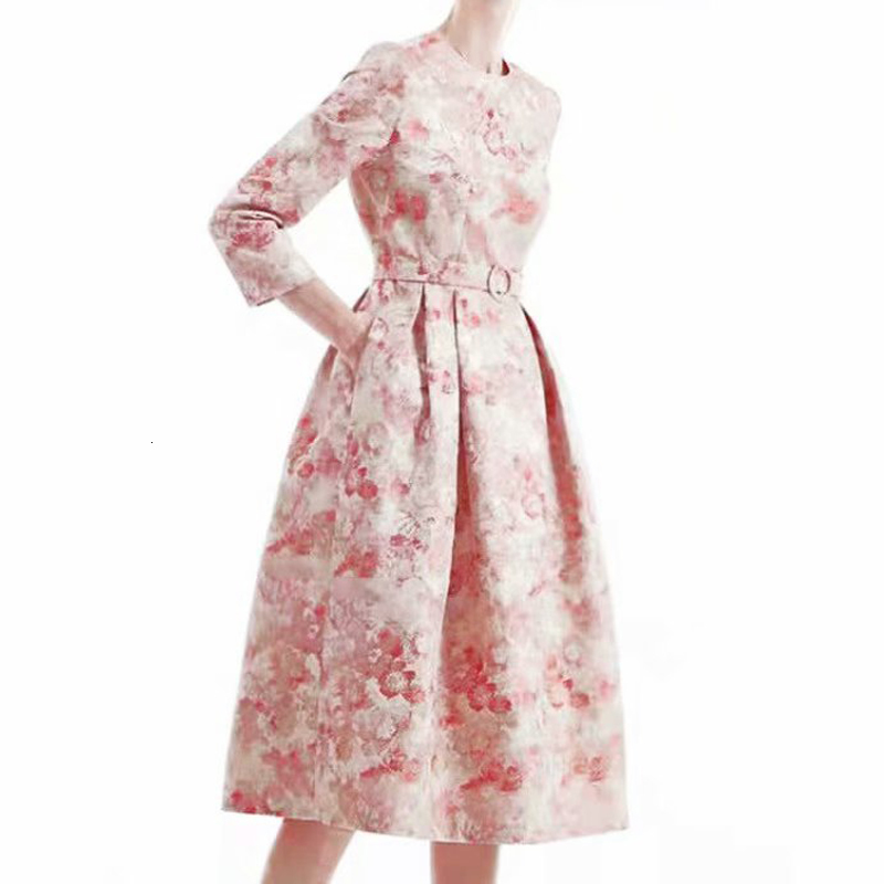 

2021 New Spring Retro Printing Flower Medium Thin Tempers Plied Great Swing Dress High Quality Ft04, Pink.