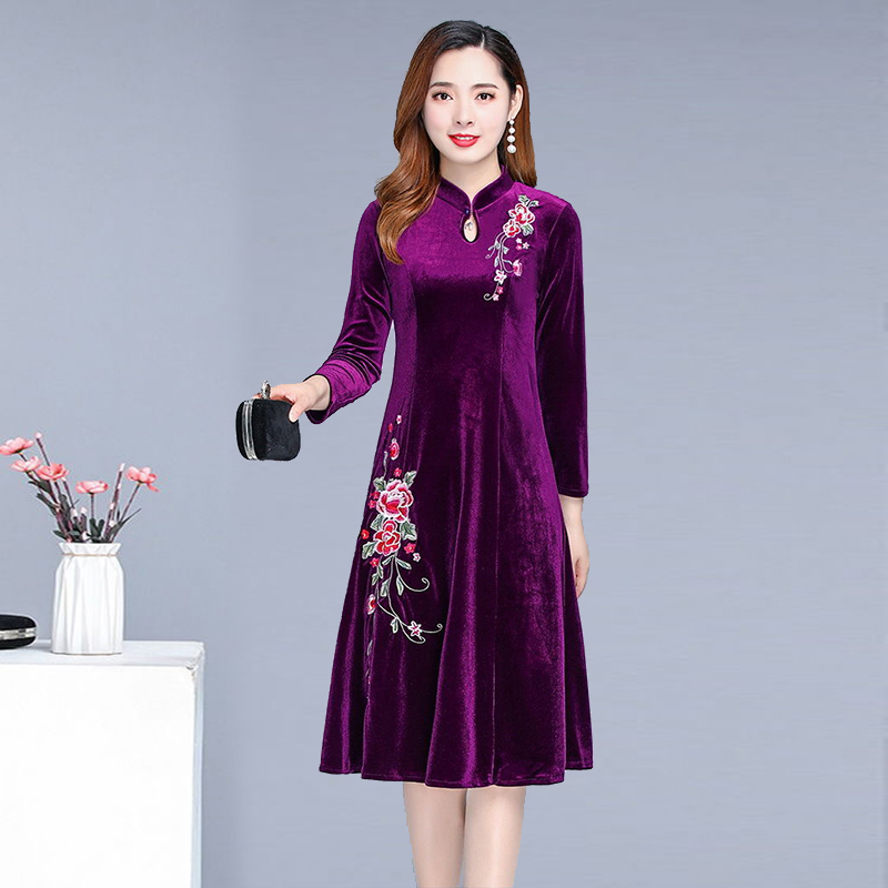 

2021 Middle-aged Elderly New Autumn Cheongsam Improved of Female Velvet with Long Sleeves Mother Temperamental Clothing Dress 834U, Red