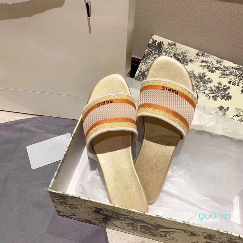 

2022 Paris Women luxurys Brand designers sandals Slippers fashion Summer Girls Beach womens sandal Slides Flip Flops Loafers Sexy Embroi, Extra options