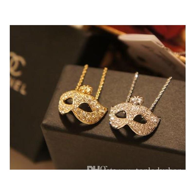 

Exquisite Fox Mask Embedded Crystal Diamond Short Necklace Female Necklace Masquerade Wholesale Shipping Nptbf E785W