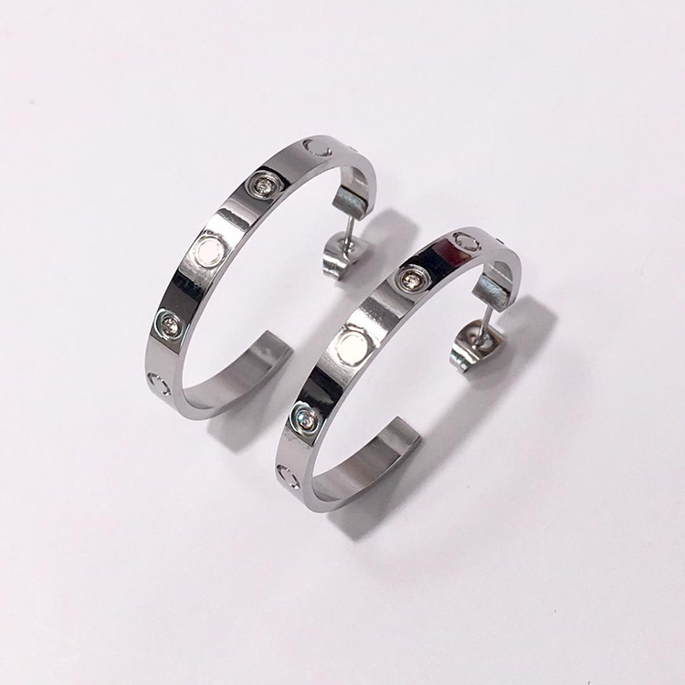 

2021 Stainless steel hot sale loves jewelry men and women earrings Fashion beautiful crystal smooth C-shaped titanium steel earrings