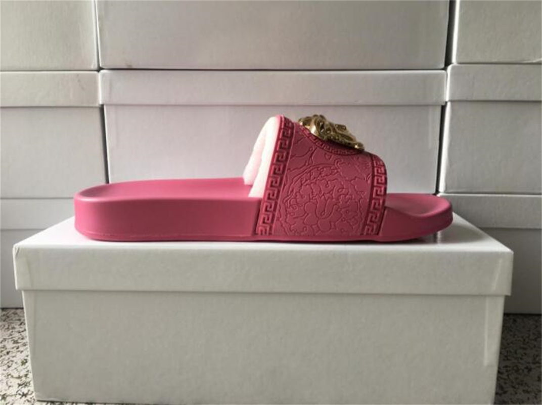 

Luxury Designer Slide Slippers Summer sandals Men Beach Indoor Flat Flip Flops Leather Lady Women Fashion Classic Shoes Ladies Size 35-45 with box dust bag