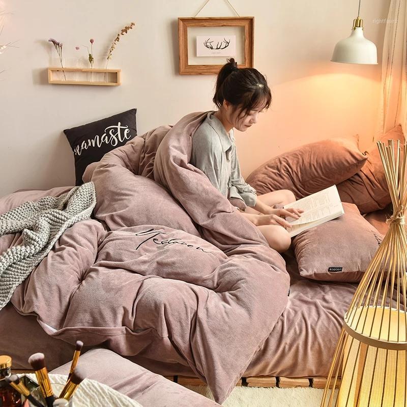 

Crystal Velvet 4 Pieces Bedding Set Simple Style Home Textile Quilt Cover Sheet Pillowcase Embroidery Warm Healthy Comfortable1
