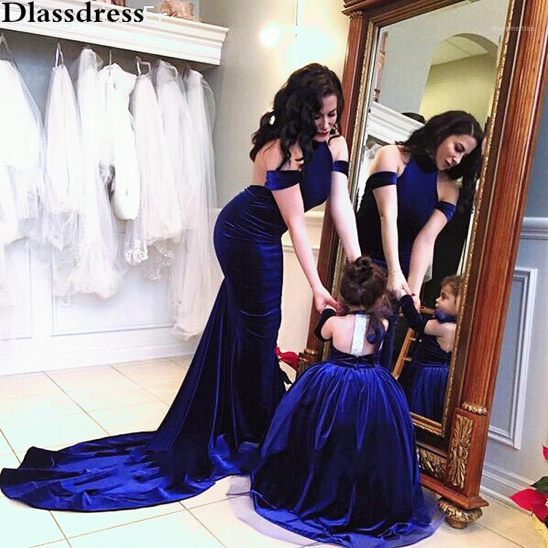 

Navy Blue Flower Girl Dress New Sweep Train Ball Gown Mother Daughter Dresses Backlesss Velvet1