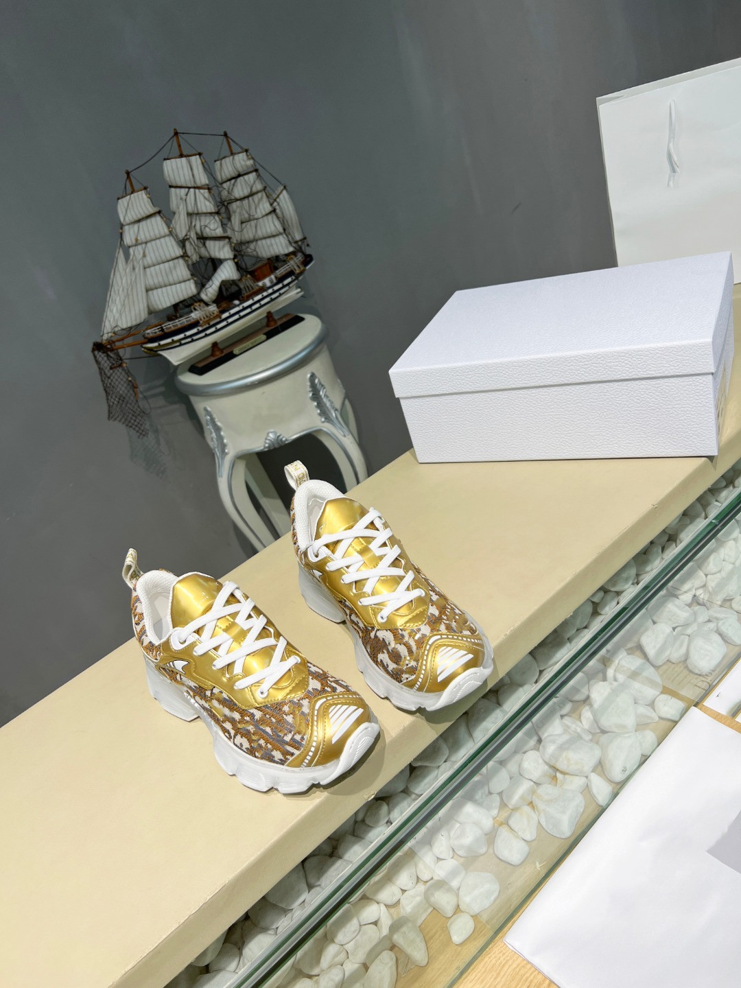 

2021 fashion mens casual shoes Top quality sneakers boys luxury Sheepskin insole model driving Trainers size 1216, 03