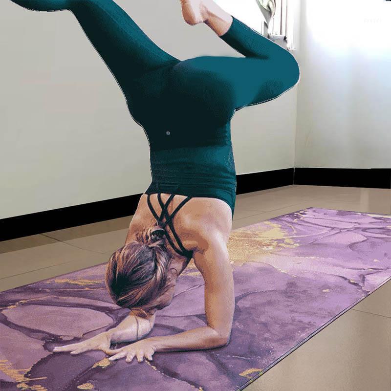 

Portable Yoga Towel Beginner Non-slip Foldable Suede TPE Fitness Blanket Absorbent Mats For Household Indoor Outdoor Exercise1, Purple