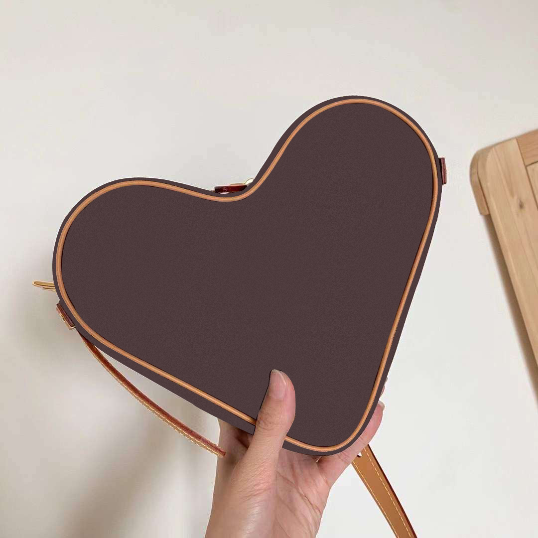 

2020 new tide of heart-shaped bag peach heart love his little bag type locks packageSingle inclined shoulder bag, Customize