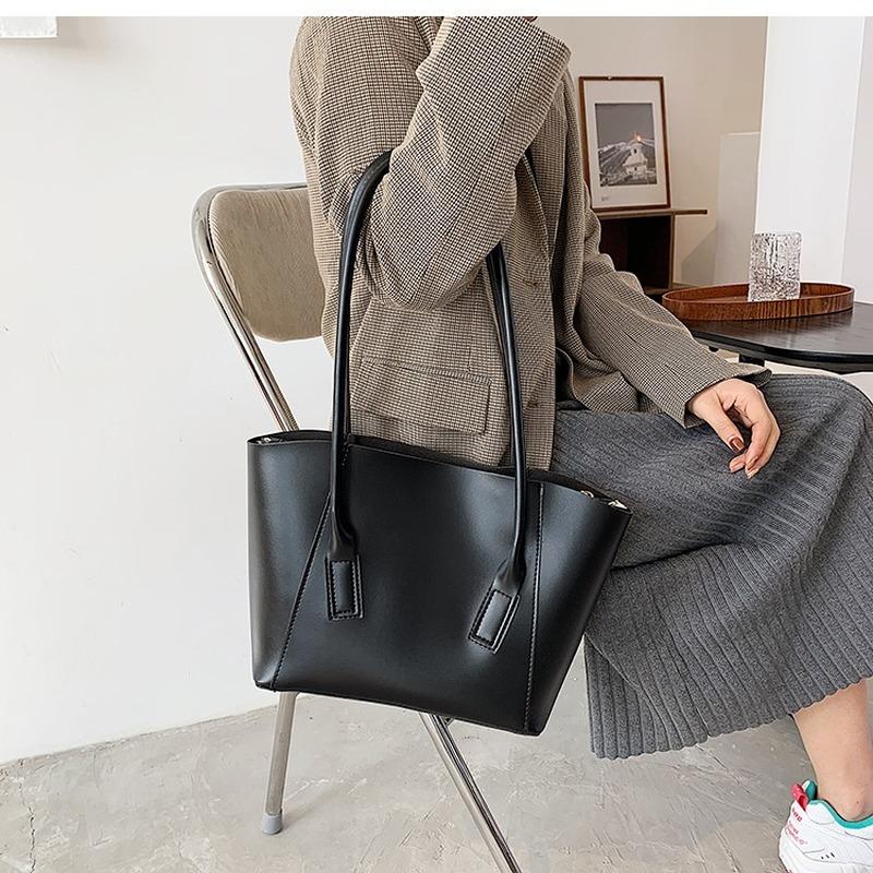 

2020 autumn and winter new trendy fashion large-capacity shoulder bag ladies wild tote bag high-quality texture female, Black