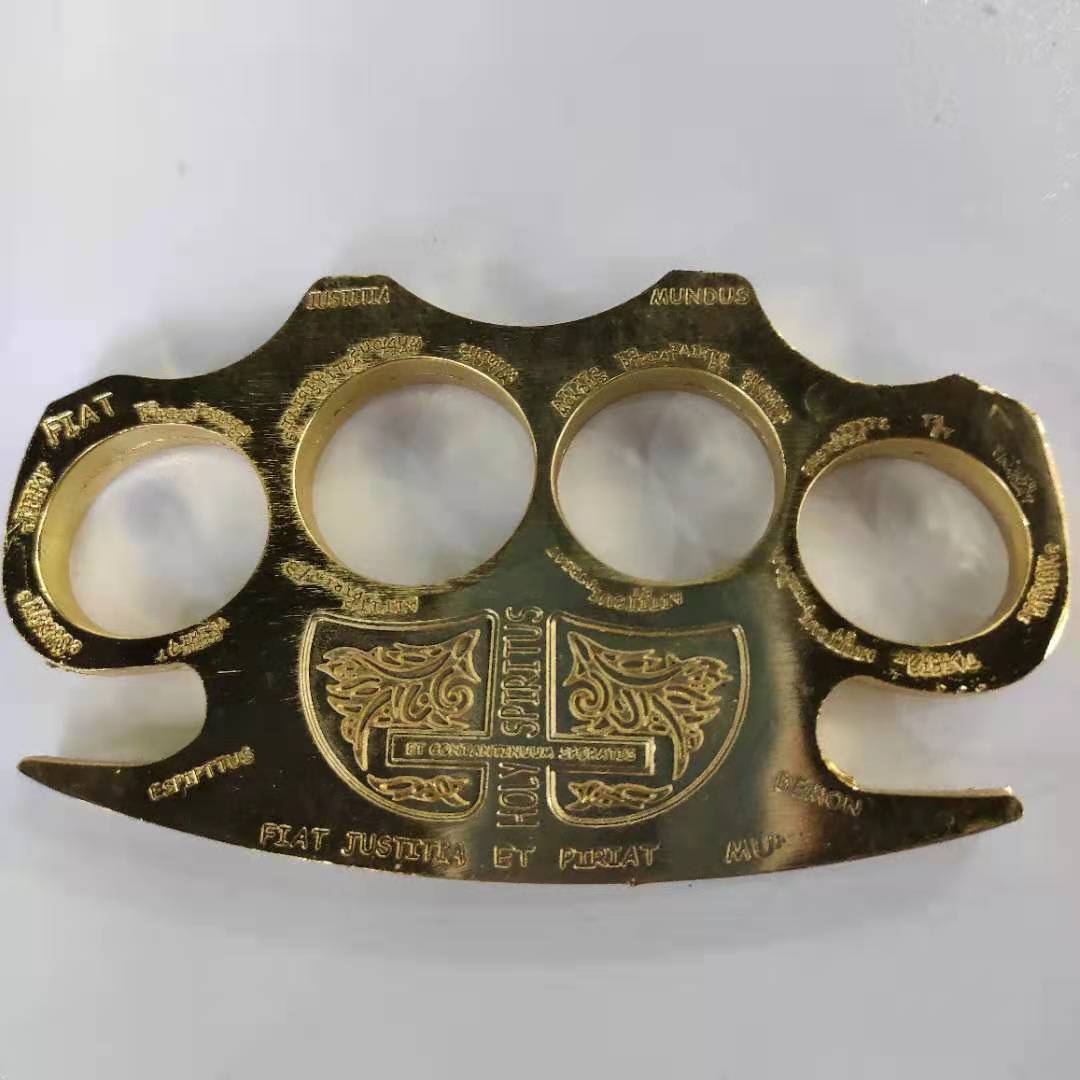 

2021Constantine hell detective: the same type of survival knuckle copper ring boxer buckles zinc alloy men's and women's defense ring00121