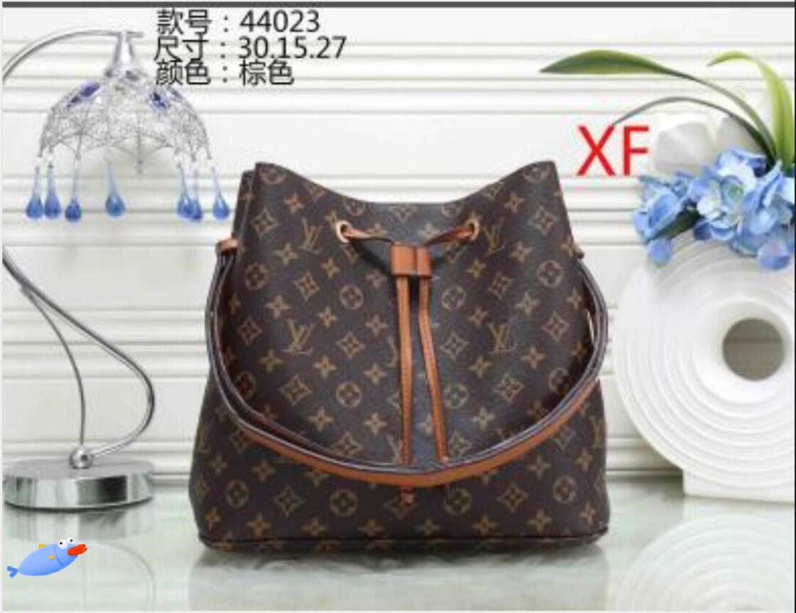 

a4 2020 new handbag cross pattern synthetic leather shell chain bag Shoulder Messenger Bag Fashionista 6VF4