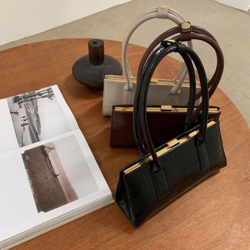 

Vintage Clasp Women Handbags Medium Metal Frame Design High Quality Female Tote Bags Autumn Box Totes, Beige