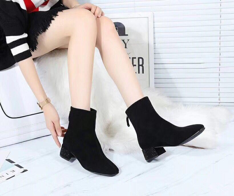 

Big sales new arrival sheep suede round toe women shoes crystal decoration fur inside and leather inside short boots1, Black