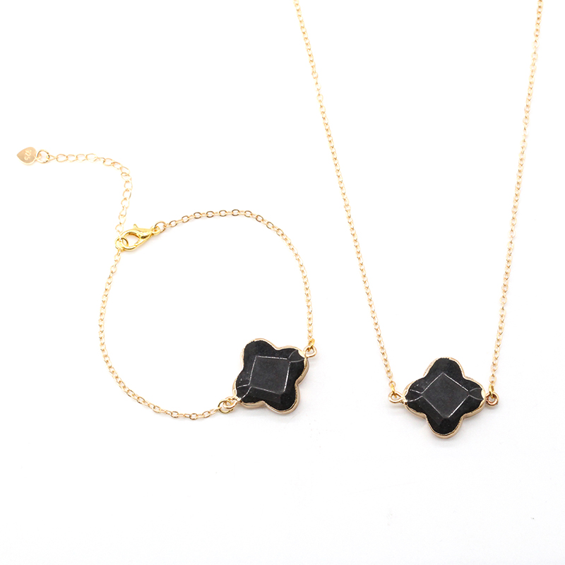 

Natural Stone Clover Pendant Necklace and Bracelet Jewelry Set Four-leaf Gemstone Charm Necklaces for Women Sweater Necklace Statement Gift, Mixed colors