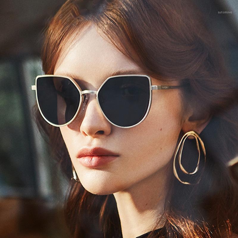 

2020 New Classic Metallic Gradient Cat Eye Sunglasses Women Men Brand Designer TR90 Fashion Luxury Vintage Plastic Sun glasses U1