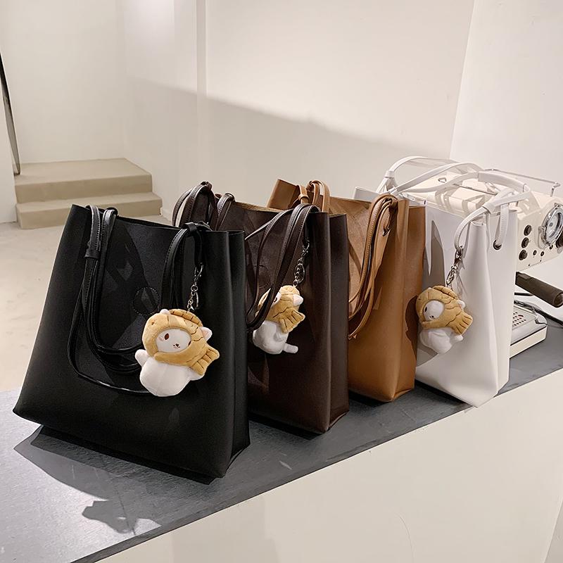 

2021 Fashion High Capacity Doll Bag Women Shoulder Bag Shopping Tote Bags Lady Casual Leather Bucket Tote Messenger Handbag, Coffee with doll