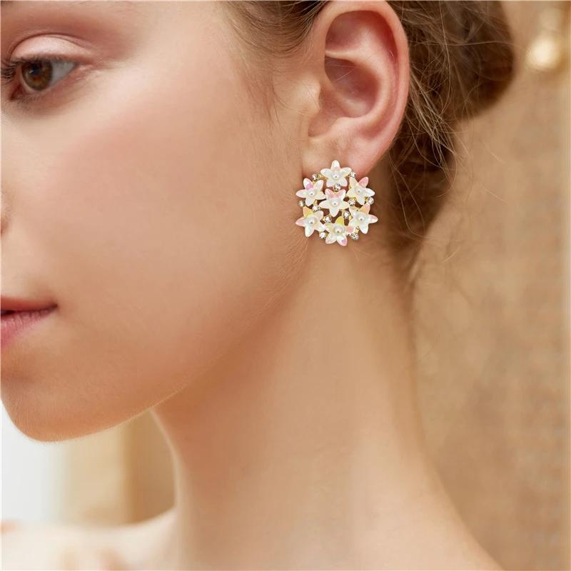 

New Korean Style Flower Pearl Stud Earrings for Women Girl Exquisite Plant Earring Statement pendientes Jewelry New Year Gift