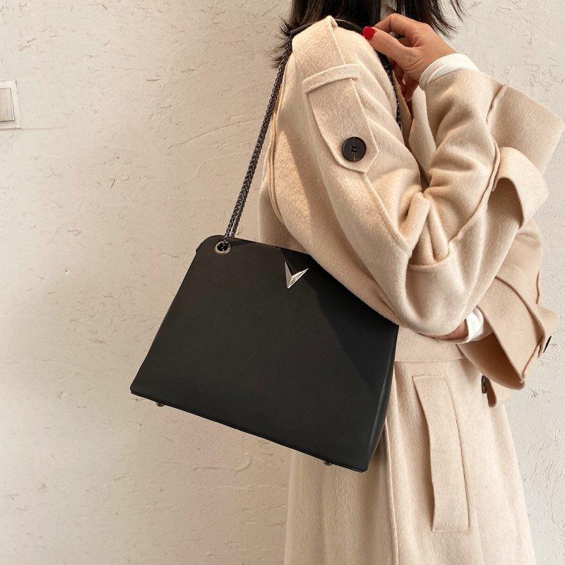 

Brand Designer Women's Crossbody Bag High Quality Armpit Shoulder Bags Luxury Handbag Fashion Female Chain Square Messenger Bag, Black shoulder bag