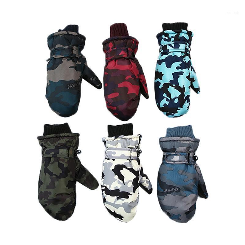 

1Pair Kids Skiing Gloves Camouflage Print Outdoor Fur Gloves Mitten for Boys Girls Skiing Polyester Fiber1
