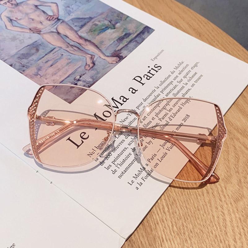 

Unique Luxury Metal Square Sunglasses With Flower Brand Fashion Gradient Sun Glasses For Female Champagne Purple Shades Men