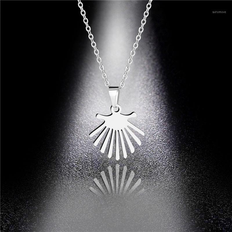 

Factory Direct Fashion Titanium Steel Banana Leaf Pendant Necklace Wholesale Simple Stainless Steel Leaf Sweater Chain1