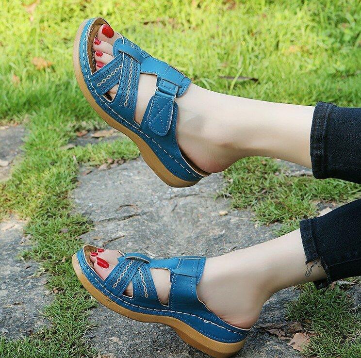 

sandal woman summer 2021 new hollow wedge sandals female Roman style thick bottom half drag 43 large size, Red