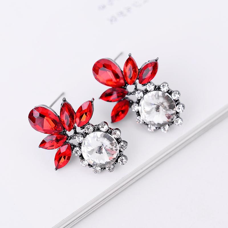 

LUBOV Colorful Acrylic Stone Flower Design Stud Earrings Fashion Rhinestone Decoration Piercing Earrings Women Party Jewelry