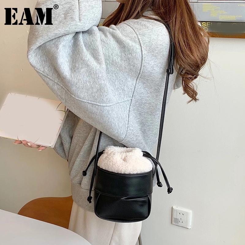

[EAM] Women New Mini Cute Bucket Drawstring PU Leather Personality All-match Crossbody Shoulder Bag Fashion Tide 2021 18A1456, Black