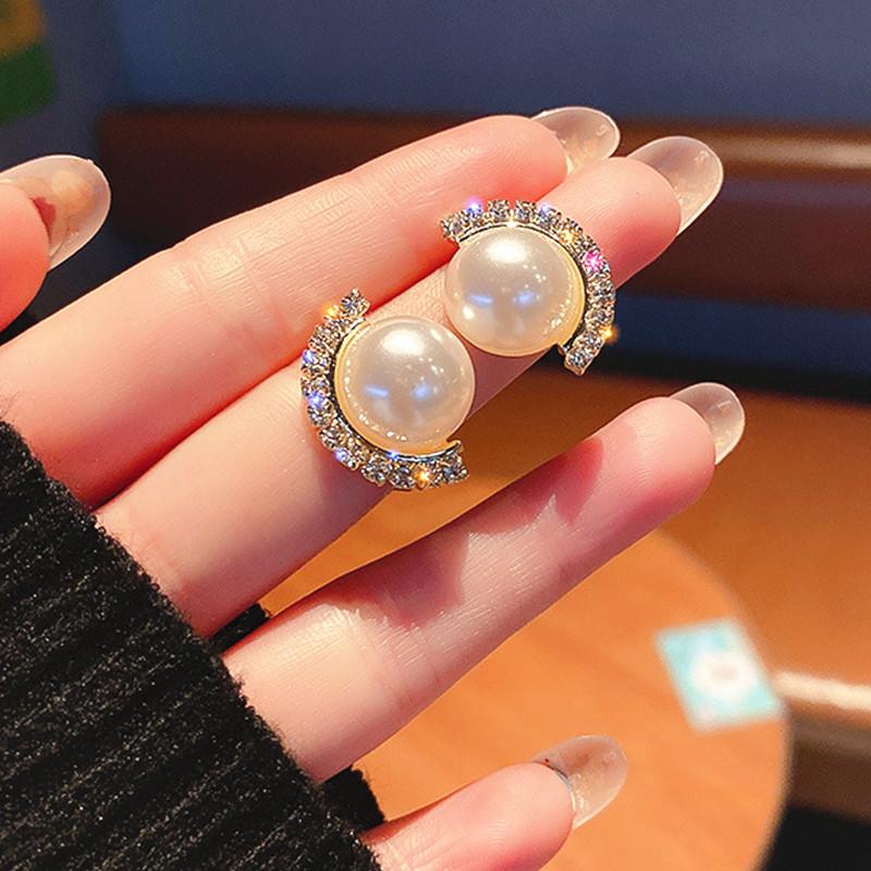 

Moon Shape Earrings 2021 Trend High Imitation Baroque Pearl Earrings Gold Color Ear Studs Women Jewelry Shiny Imitation Earings