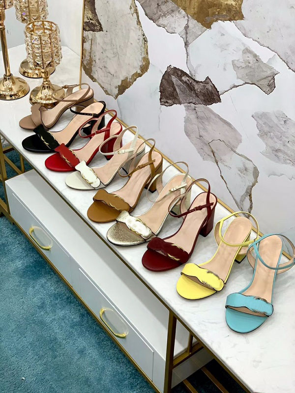 

Summer Top Quality Women Leather Mid Heel Sandal Designer Double G luxury Metal Chain Fashion Beach Bee High Sohes, Blue