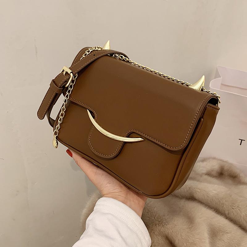 

Niche Design Senior Handbags 2021 New Fashion Chain Messenger Bag Shoulder Square Bag Underarm Dual-use Width: 23cm, Black