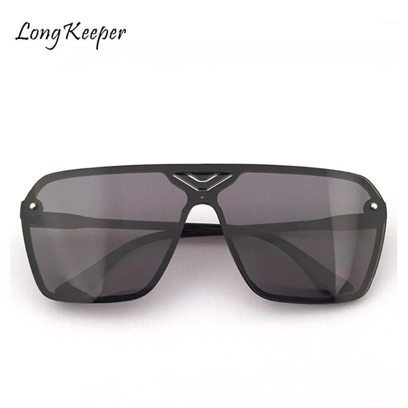 

Sunglasses Oversized Women 2021 Fashion Trend Square Mirrored Coating Sun Glasses Men Traveling Shades UV400 Eyewears Ins Oculos1
