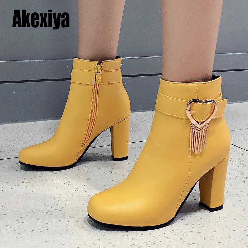 

INS Hot Brand High Platform Ankle Boots Women 2020 Fashion metal button Decorating High Wedges Shoes Woman w049, Black