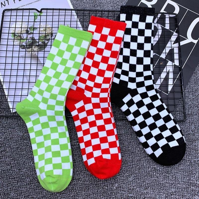 

Korea Funky Harajuku Trend Women Checkerboard Socks Geometric Checkered Socks Men Hip Hop Cotton Unisex Streetwear Novelty