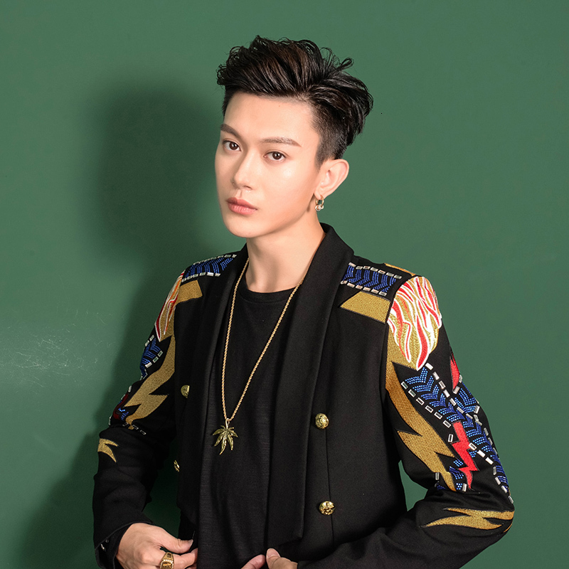 

2021 New Fine Embroidered at Night Show Hairstylist Small Suit Vintage Court Jacket Dress Performance. M-3xl!! CT8Y, Black.